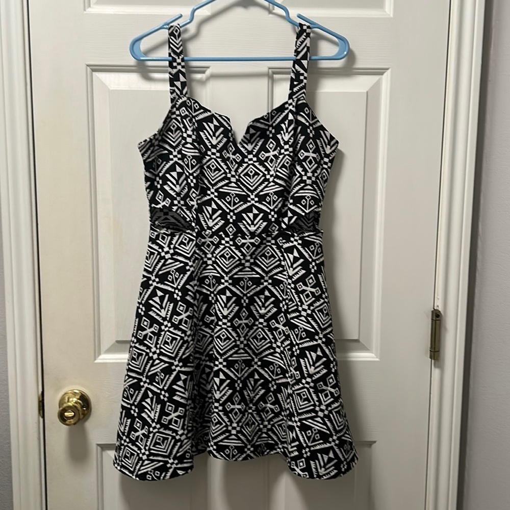 Want And Need Cutout Fit And Flair Dress Size Large